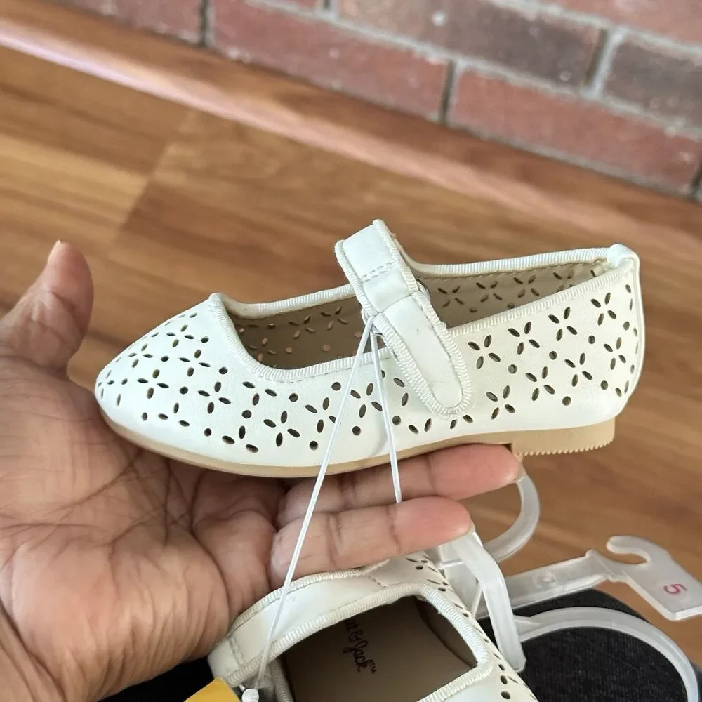 Cat & Jack Girls White Mary Jane Shoes Size 5T New - Picture 6 of 16